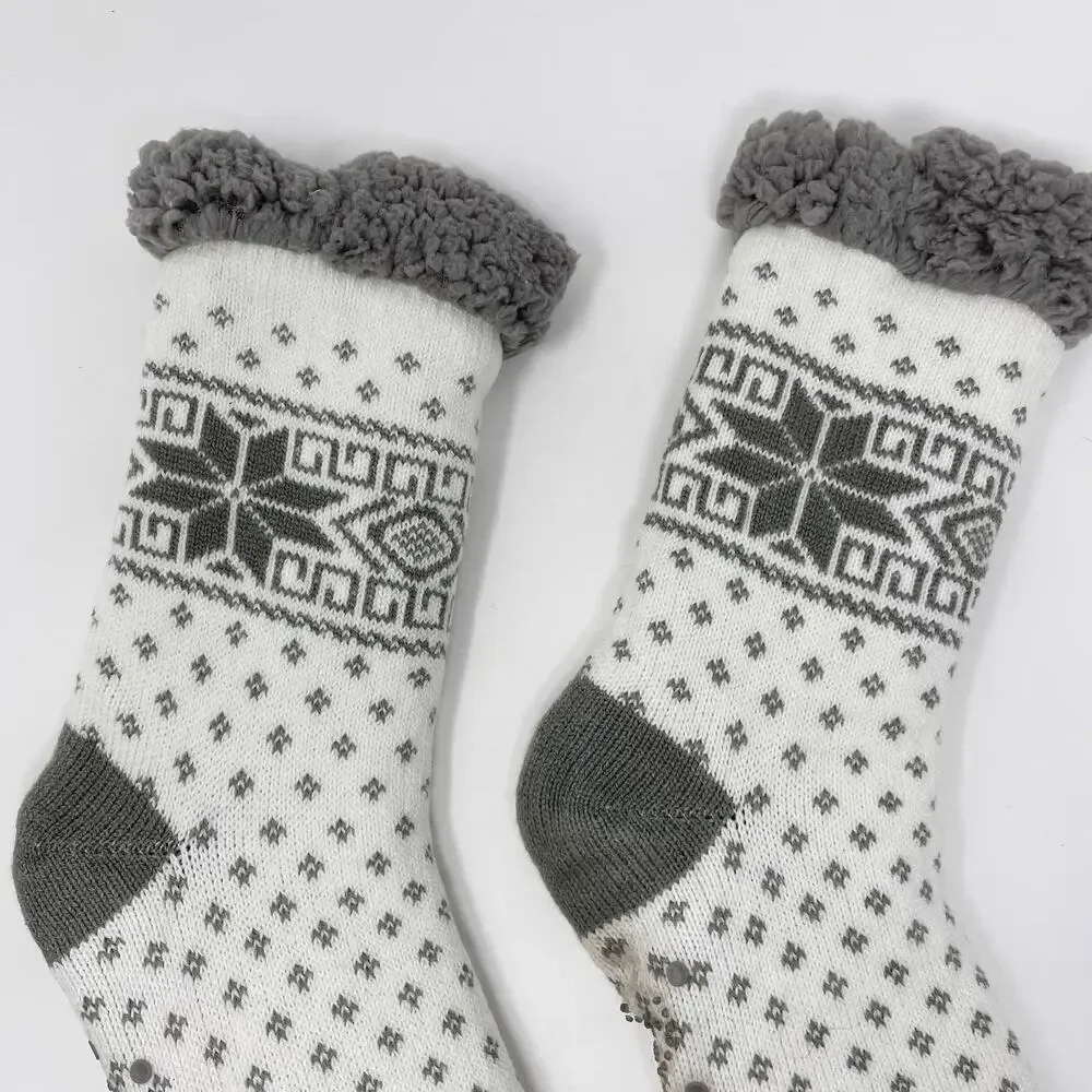 Muk Luks Fuzzy Crew Height Slipper Socks White Gray Non Skid Dots Cozy Warm